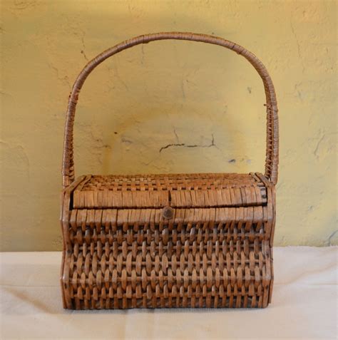 Vintage Wicker Basket Purse 1400 Via Etsy Vintage Wicker Baskets