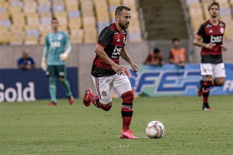 Flamengo tem 3 desfalques para clássico o Fluminense