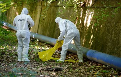 Fotostrecke Schlossgarten Stuttgart Zwei Leichen In Koffern Entdeckt