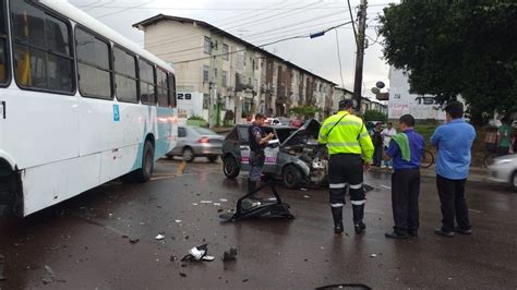 Bombeiros retiram homem preso nas ferragens após acidente na Djalma