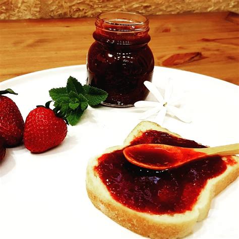 Strawberry Jam Pietru Furnar