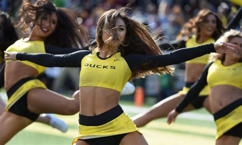 Pin By Mark Riley On Cheerleaders Oregon Cheerleaders Hot Cheerleaders Sport Girl