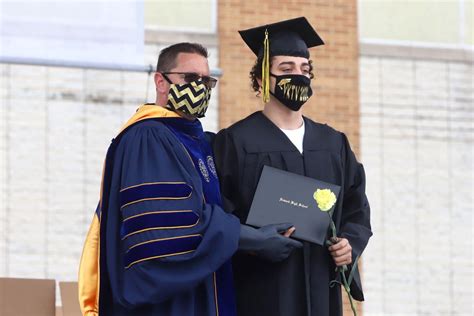 Photo gallery: Newark High School graduation | News | newarkpostonline.com