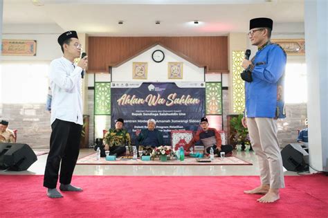 Siaran Pers Menparekraf Ajak Santri Al Amanah Junwangi Sidoarjo