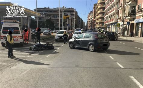 Cagliari Svolta Con L Auto E Prende In Pieno Una Moto Cagliari