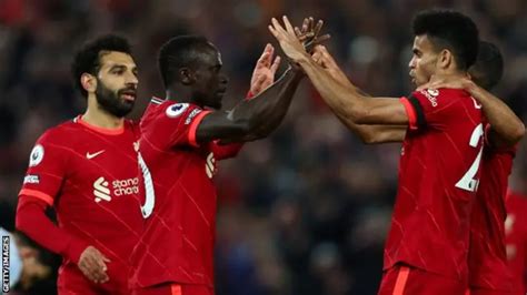 محمد صلاح يقود ليفربول إلى فوز كبير على مانشستر يونايتد في الدوري