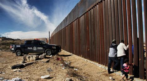 El muro con México elemento central de la estrategia de seguridad de