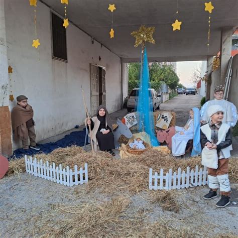 Ai Romani Il Suggestivo Presepe Vivente Degli Alunni Della Santa