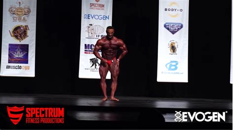 Ifbb Bodybuilder Dan Decker Posing Video On Stage At The Ifbb