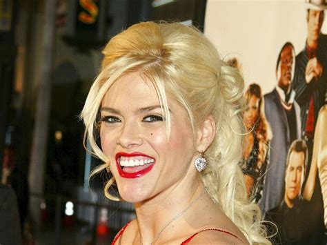 Netflixs Anna Nicole Smith Documentary Hopes To Shift Societys