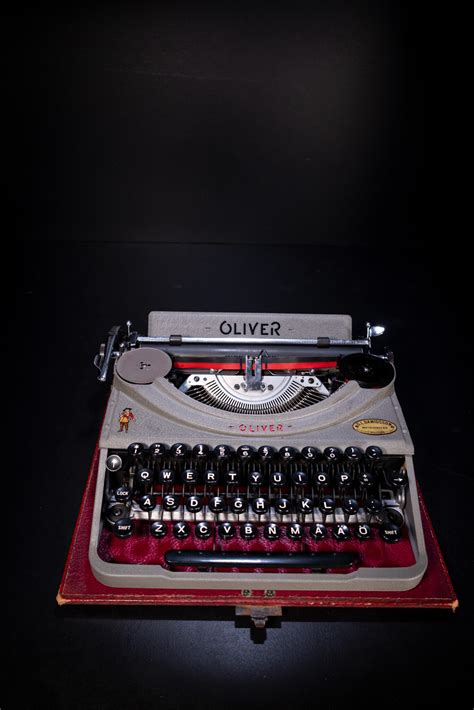 Oliver Portable 4 The Swedish Typewriter