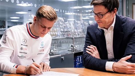 Mick Schumacher Rejoint Mercedes En Tant Que Pilote De Réserve Pour La