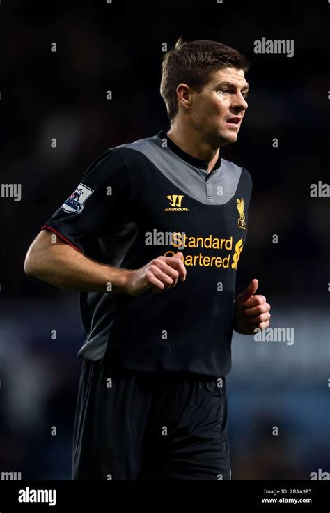 Steven gerrard liverpool hi-res stock photography and images - Alamy