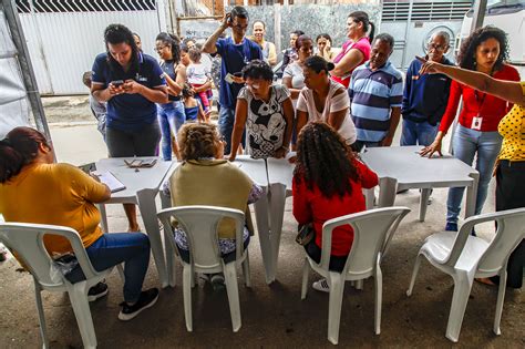 Prefeitura instala tendas para atender a população atingida pela chuva