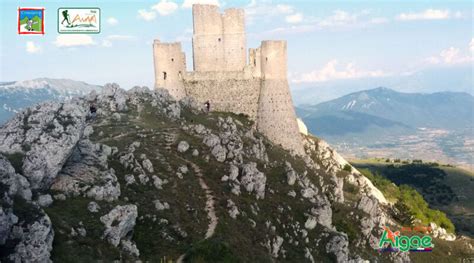 Rocca Calascio Il Castello Ladyhawke Compagnia Dei Viandanti