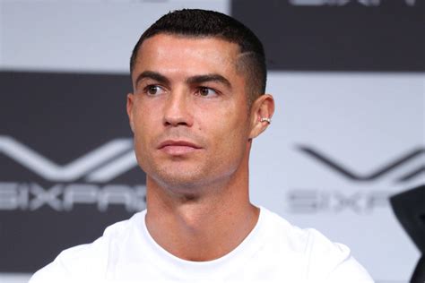 Malgré Une Conversation Avec Cristiano Ronaldo La Star à 95 240 000