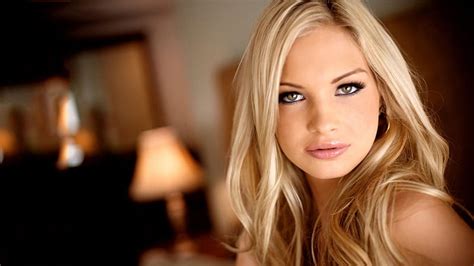 Beautiful Hot Blonde Pretty Eyes Blonde Lamp Close Up Hd Wallpaper Peakpx