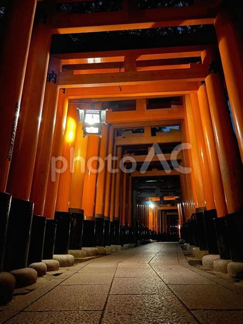 千本鳥居・京都・伏見稲荷大社 No 22716176｜写真素材なら「写真ac」無料（フリー）ダウンロードok