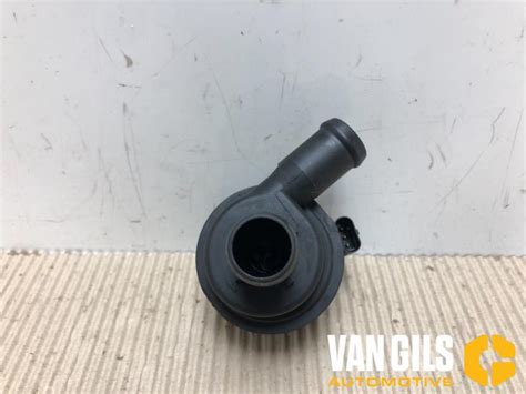 Water Pump Volkswagen Jetta Iv Tsi Hybrid V R A Crj