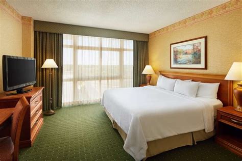 EMBASSY SUITES CHARLESTON CONVENTION CENTER - Updated November 2024 ...