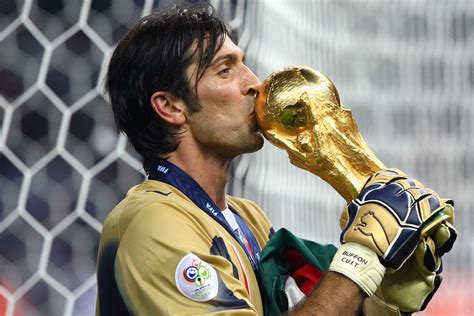 Buffon C Ur Italien Il Revient En Quipe Nationale Et L Annonce Sur