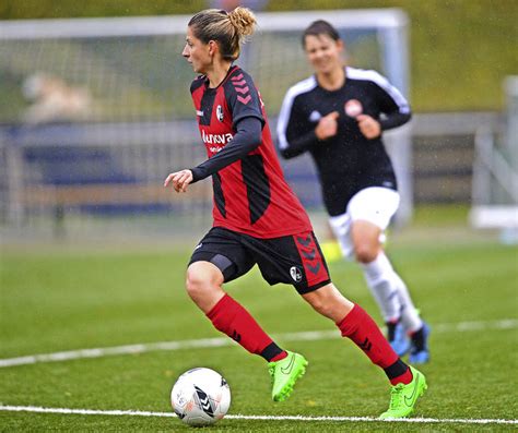 SC Frauen zementieren Tabellenführung SC Freiburg Badische Zeitung