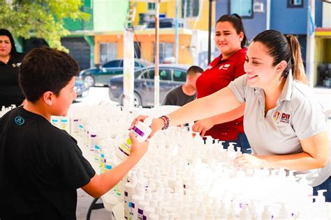 Apoya DIF Reynosa A Familias Con Entrega De Gel Antibacterial DIF