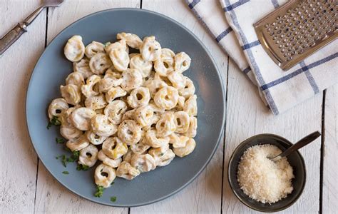 Ricetta Tortellini Alla Crema Di Parmigiano Il Club Delle Ricette