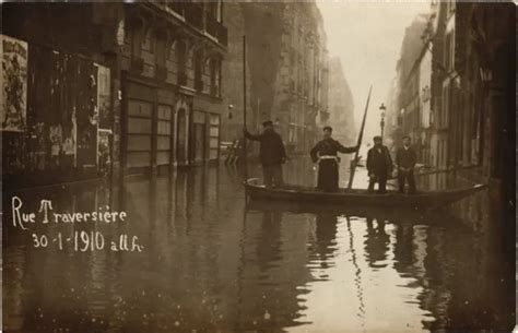 CPA PARIS INONDATIONS De 1910 Carte Photo Rue Traversiere 1243156 EUR