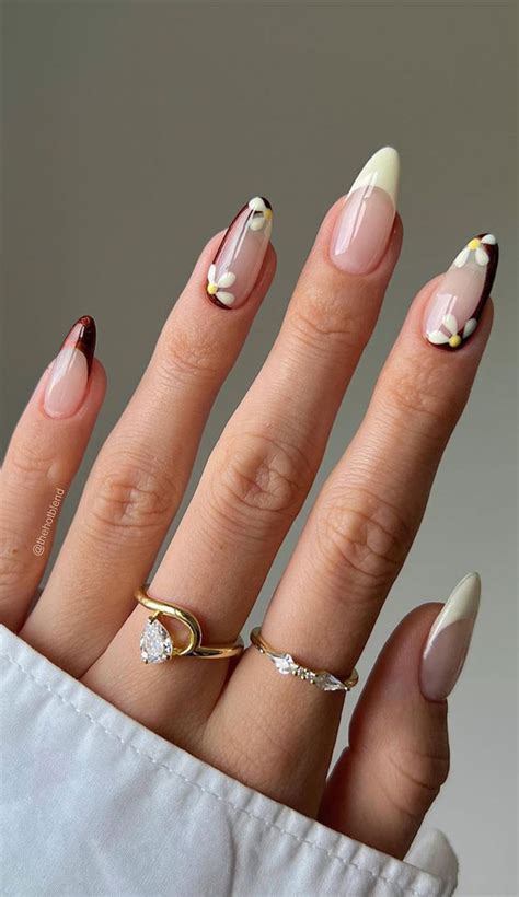 50 Gorgeous Fall Nails That Re Perfect For Thanksgiving White Flower Fall Nails