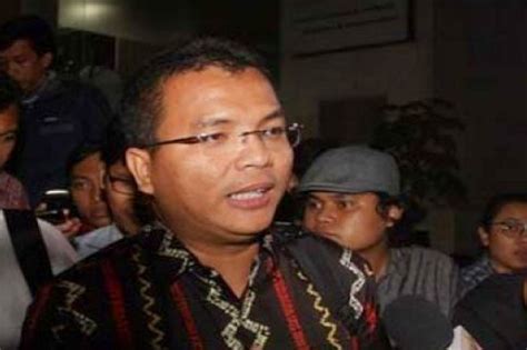 Denny Indrayana Minta Mkmk Nyatakan Putusan Batas Usia Capres Cawapres