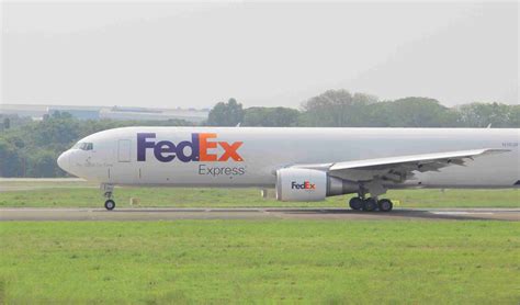 how much do fedex drivers earn 1
