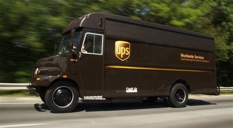 قصة نجاح شركة الشحن ” UPS ” يو بي اس – المرسال