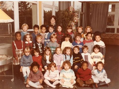 Photo de classe Moyenne section de 1984 Ecole Maternelle Du Moulin à