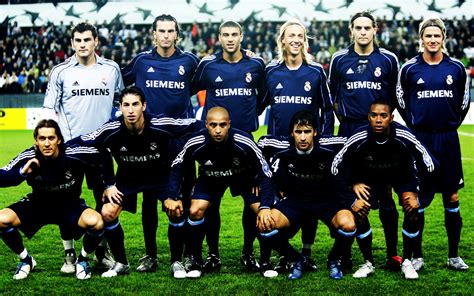 Real Madrid Team 1920 x 1200 widescreen Wallpaper