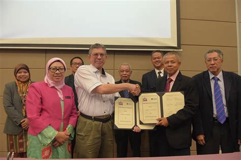 Majlis Menandatangani Memorandum Perjanjian Moa Antara Unisza Dan Ucb