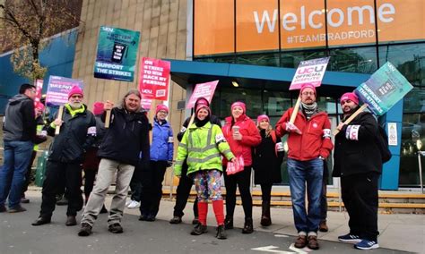 Uk Strike Wave Escalates As Over 200000 Walk Out This Week