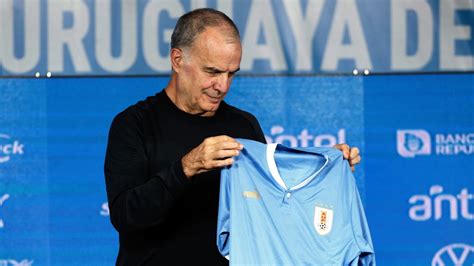 Marcelo Bielsa Es Presentado Uruguay Puede Fantasear Con Ganar El