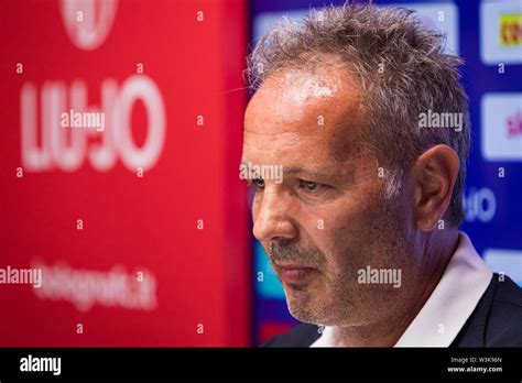 Sinisa mihajlovic hi-res stock photography and images - Alamy