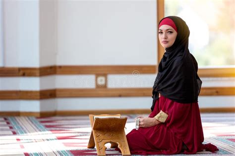 Young Muslim Woman Praying in Mosque Stock Photo - Image of muslim ...