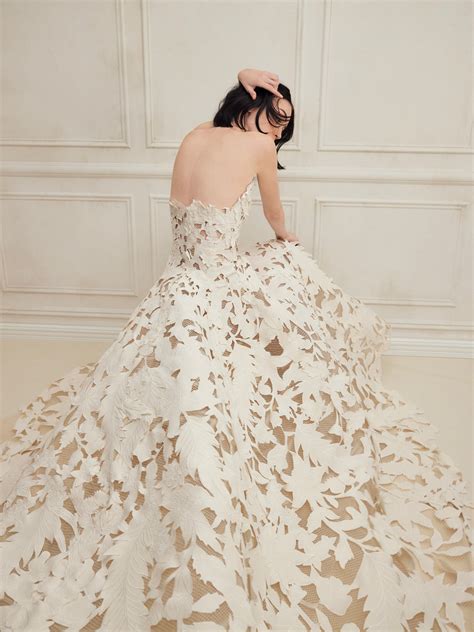 Oscar De La Renta Bridal Fall Photos