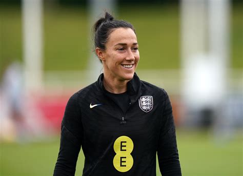 Lucy Bronze Hoping For Boost From Englands ‘12th Man At Womens Euros