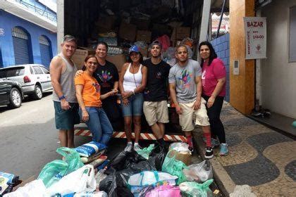 Corações voluntários para ajudar refugiados Fraternidade sem Fronteiras