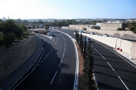 Toħroġ Mill Itu L Mara Li Kienet Fil Periklu Tal Mewt Wara Li Ntlaqtet