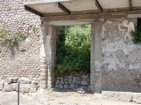 III 5 2 Pompeii May 2016 Entrance Doorway Photo Courtesy Of Buzz