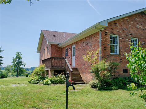 Louisa County VA Home and Farm for Sale |Gayle Harvey Real Estate