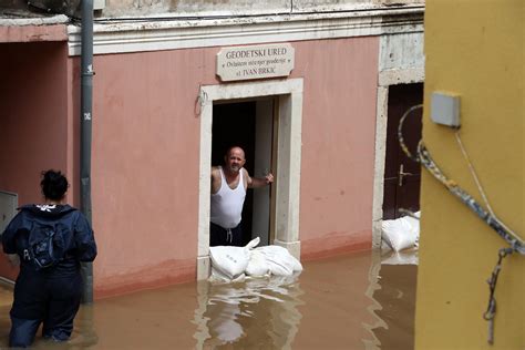 Galerija FOTO Strah tuga i jad Ovo su razmjeri štete koja je u