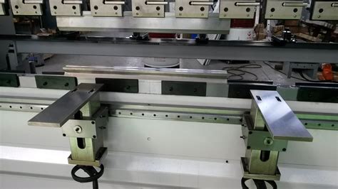 AHYW 4m CNC Brakes Press Bending Machines Suppliers Factory And