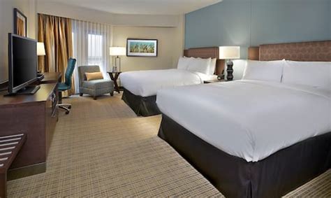 Hotel Rooms and Suites - DoubleTree Regina Reservations