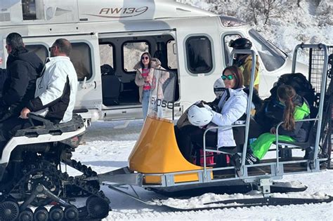 Prato Nevoso Silvia Toffanin Arriva In Elicottero Con I Figli